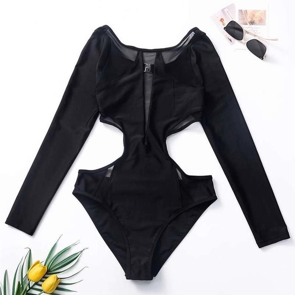Contrast Mesh Backless One Piece Swimsuit Sizes S, M - Picture 3 of 6
